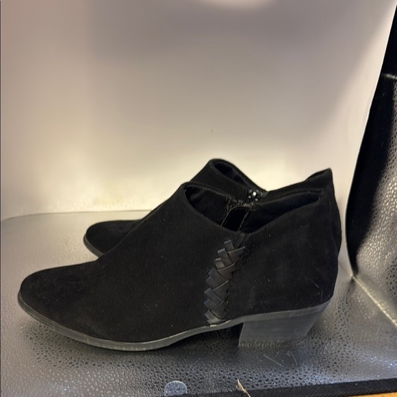 Madeline Black Ankle Boots Sleek Minimalist Design - Picture 4 of 8
